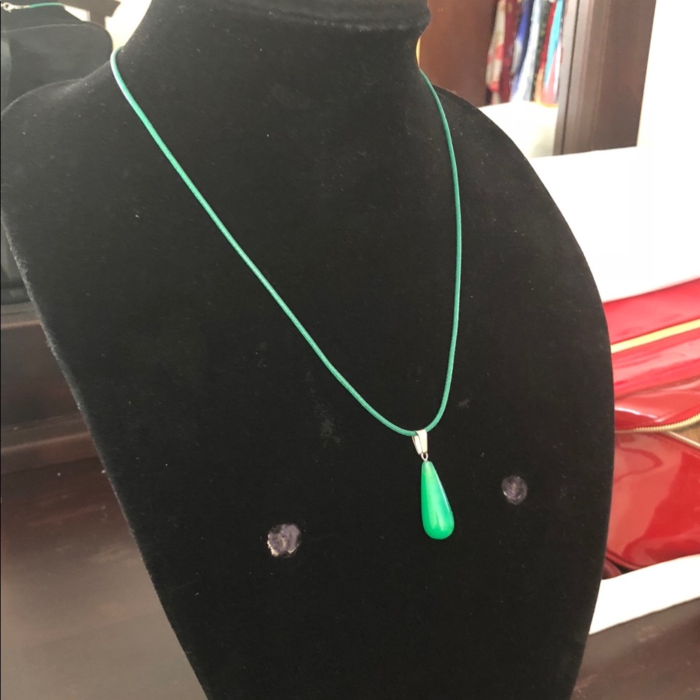 Simple PENDANT Necklace - Picture 2 of 4